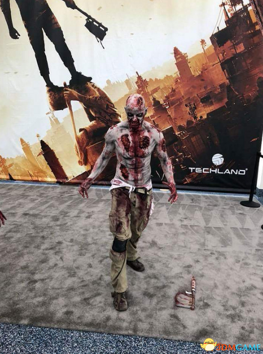 巨幅海報+僵屍COS 《垂死之光2》E3宣傳下血本