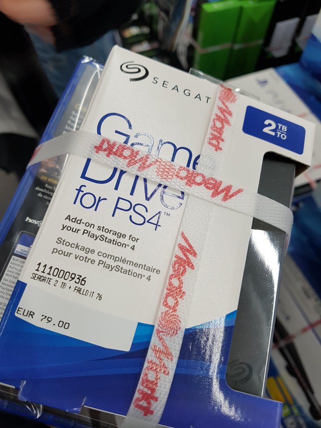 快幫幫B社！在德國買PS4遊戲外置硬碟就送《異塵餘生76》