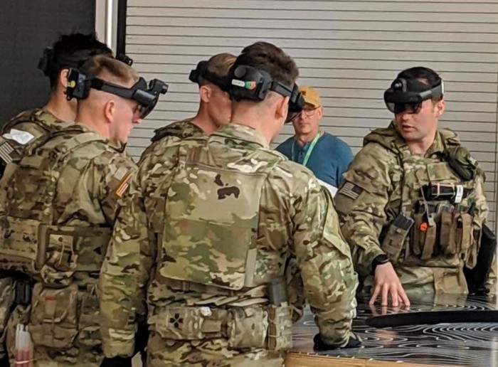 微軟展示軍用版HoloLens2 像是現實版《決勝時刻》