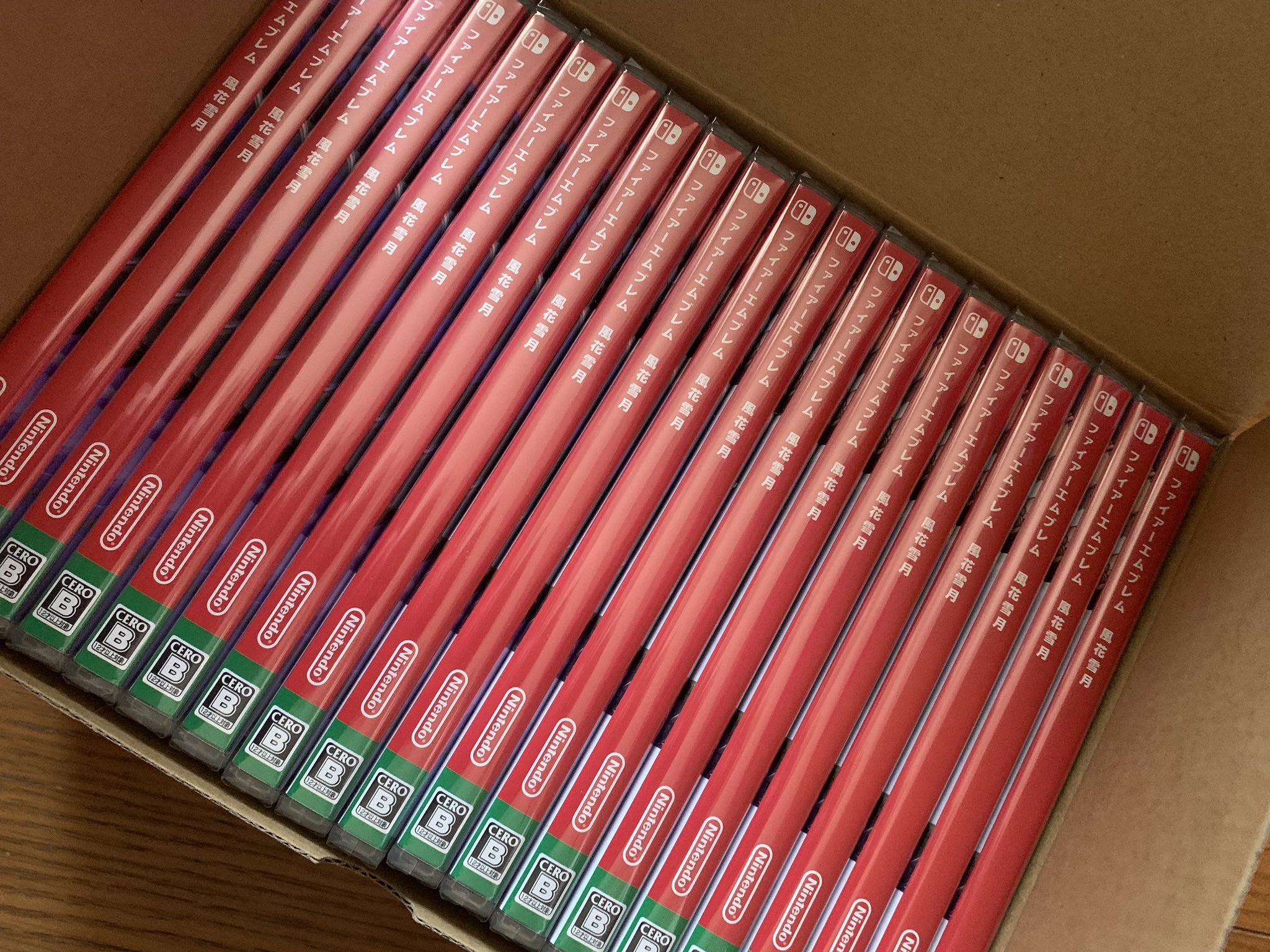 日本玩家亞馬遜購買《風花雪月》 結果竟然收到了一整箱