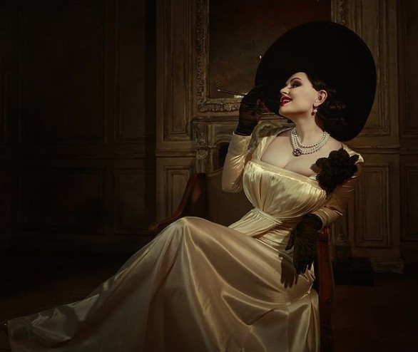 俄羅斯COSER展示《惡靈古堡8》吸血鬼夫人COS照 華貴美豔惟妙惟肖