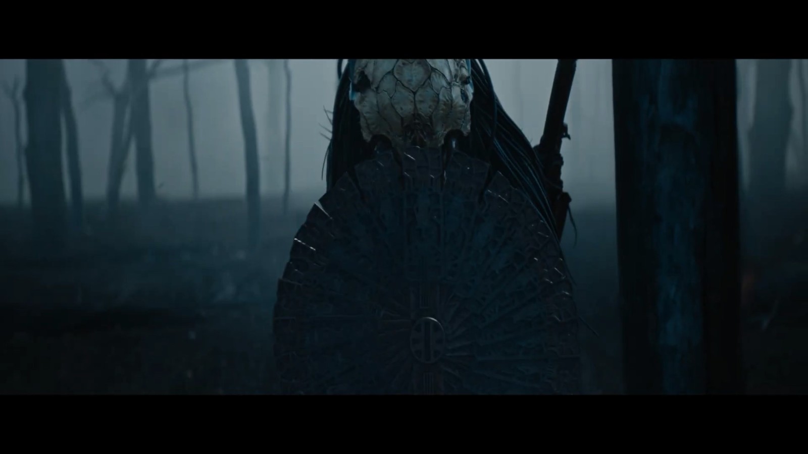 《鐵血戰士：獵物》借鑒了索尼《戰神4》遊戲
